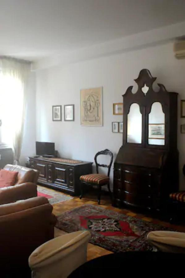 Charming Flat With Terrace Over The Canal Apartment Venice Exterior photo