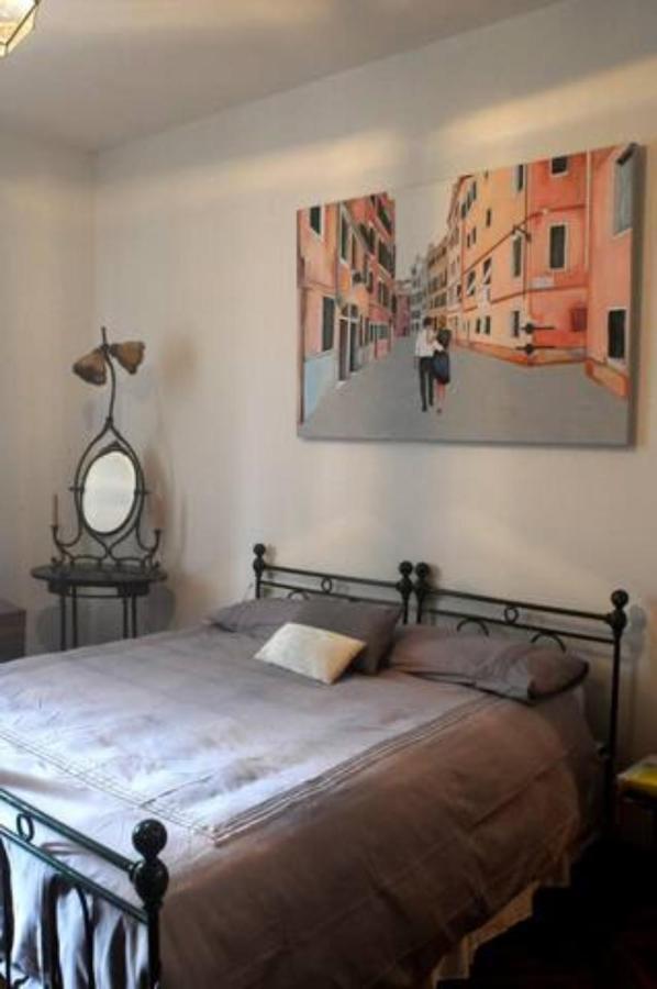 Charming Flat With Terrace Over The Canal Apartment Venice Exterior photo
